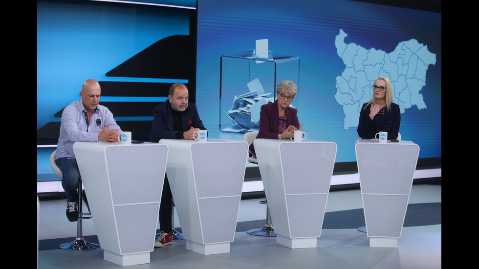 ЗАД КАДЪР: Изборният ден по NOVA В СНИМКИ