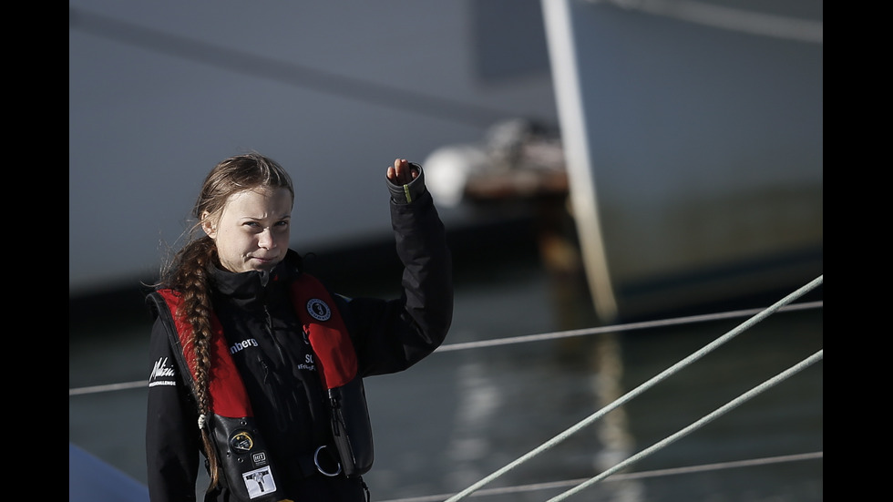 Грета Тунберг пристигна в Европа с яхта