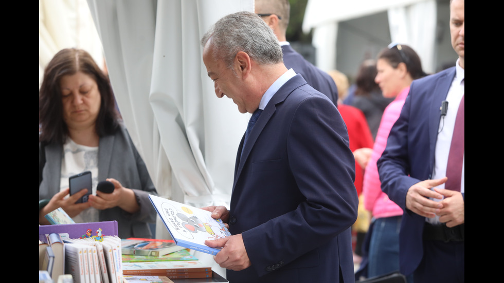 Започна Пролетният панаир на книгата