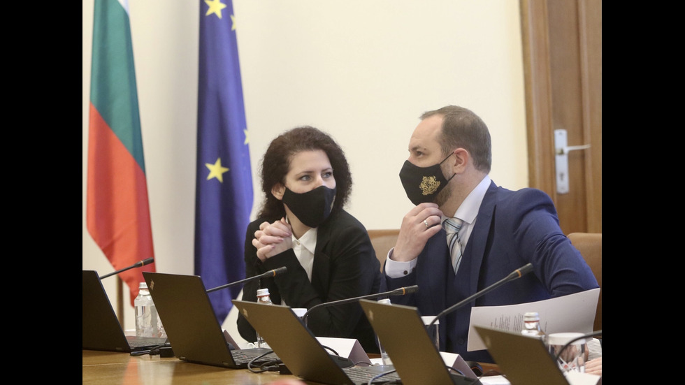 Първо заседание на новата власт