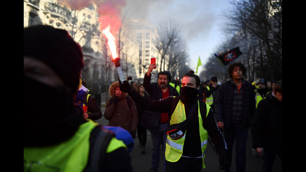 Сблъсъци на 14-ия протест на "жълтите жилетки" в Париж