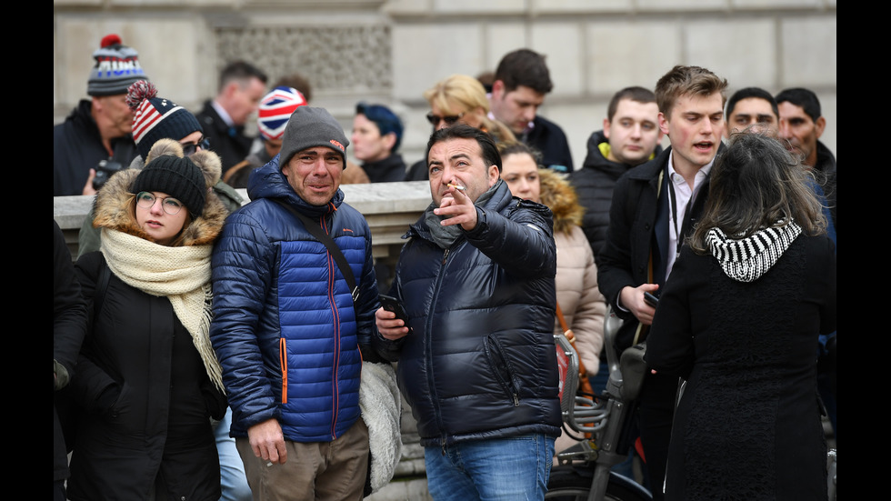 ТЕРОР В ЛОНДОН: Парламентът под блокада, стрелба, жертви и ранени