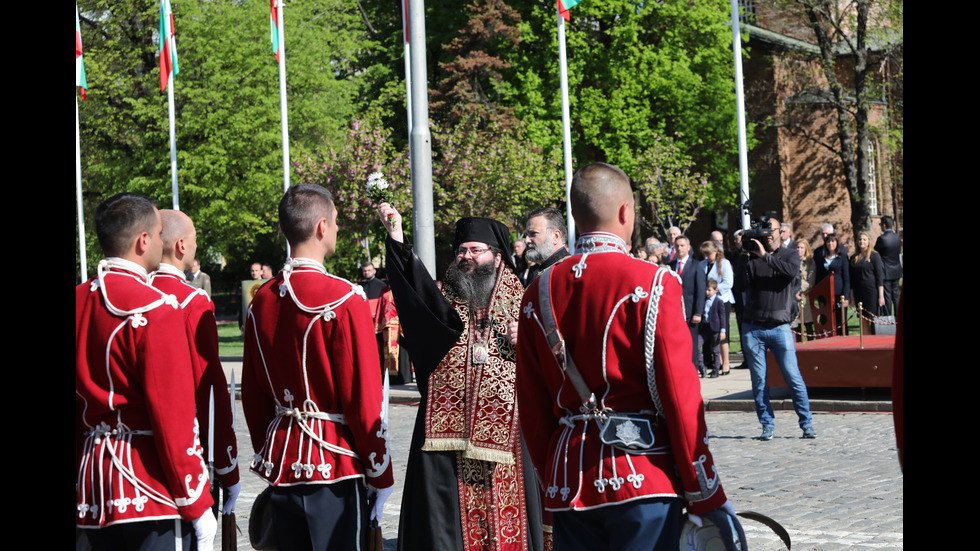 Освещаване на знамената на 6 май