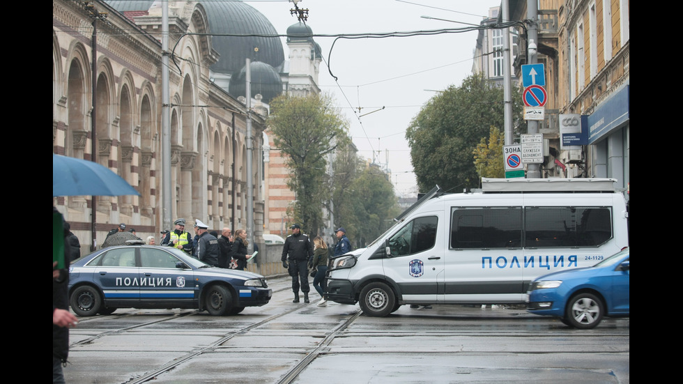 Протести „за” и „против” Гешев под прозорците на ВСС