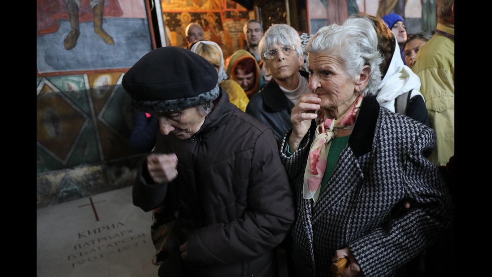 Хиляди вярващи се включиха в литийното шествие в Бачковския манастир