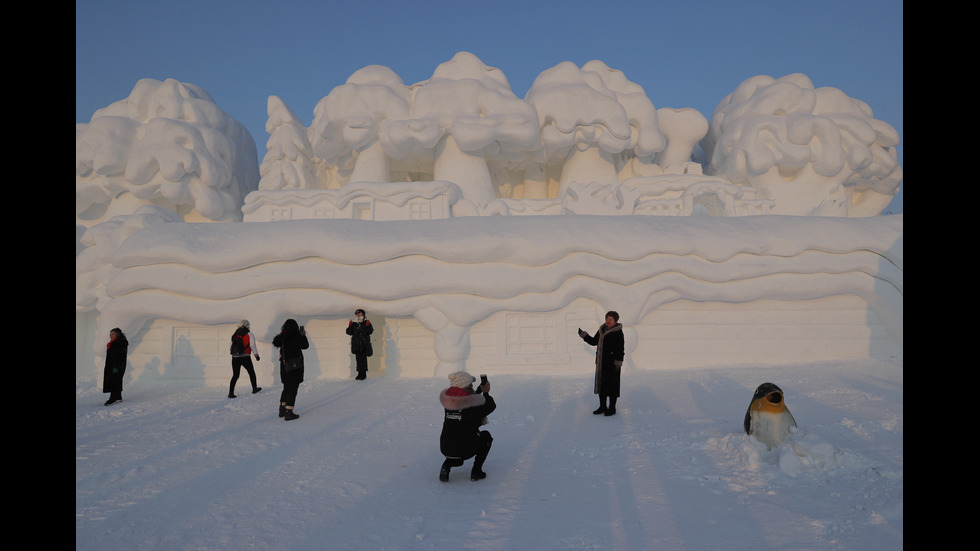 ТЛЕННО ИЗКУСТВО: Октриха фестивала на ледените фигури в Китай