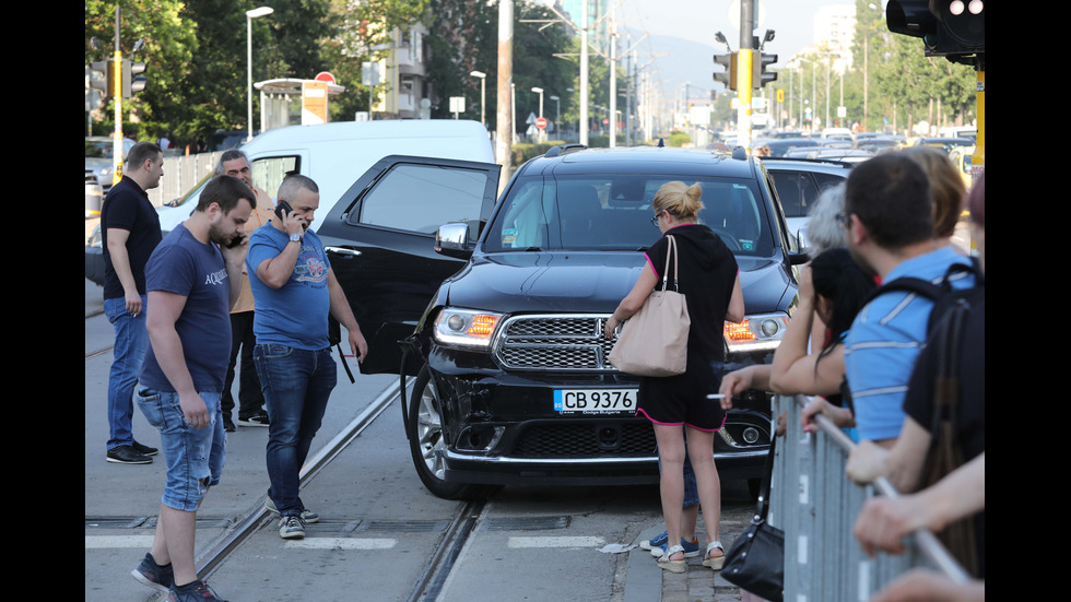 Катастрофа затрудни движението на кръстовището пред "Пирогов"