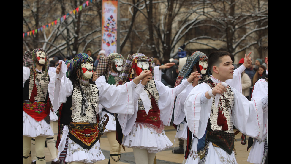 „Сурва” се завърна в Перник