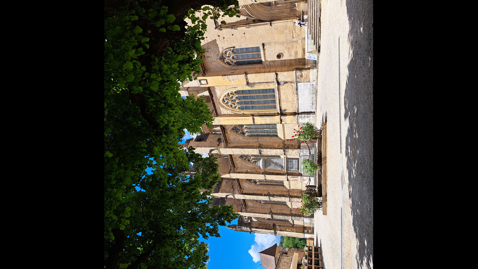 Градчето, което французите харесват най-много в страната си