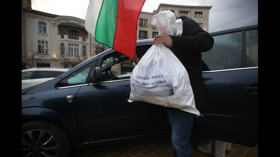 Автопоход на „Величие“: Протест в деня на извънредното заседание на НС