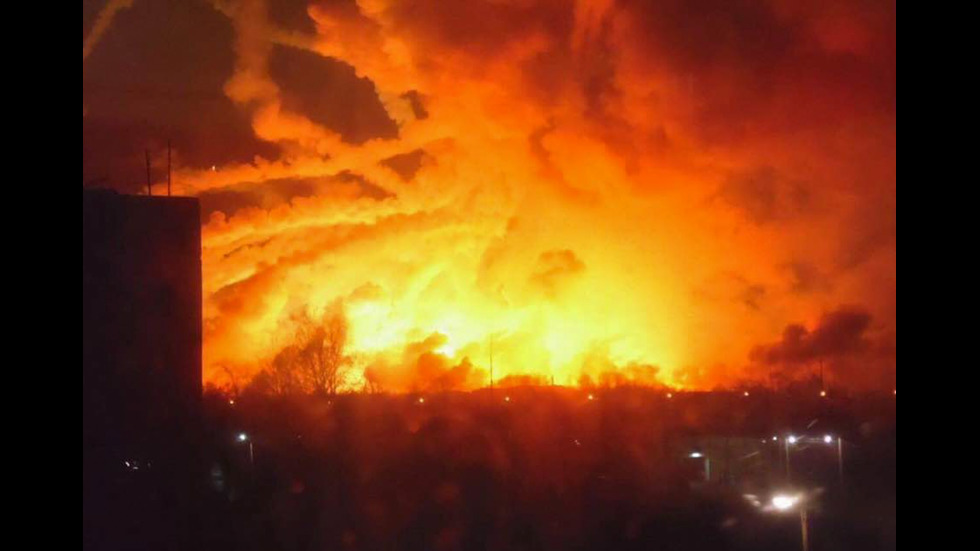 Експлозии в оръжеен склад в Източна Украйна