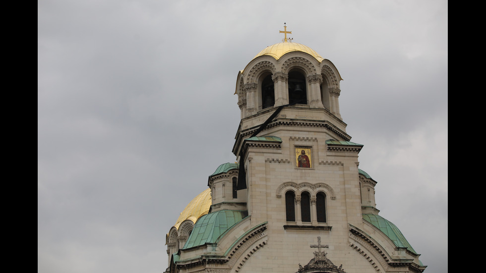 Изложиха за поклонение тленните останки на патриарха в „Св. Александър Невски”