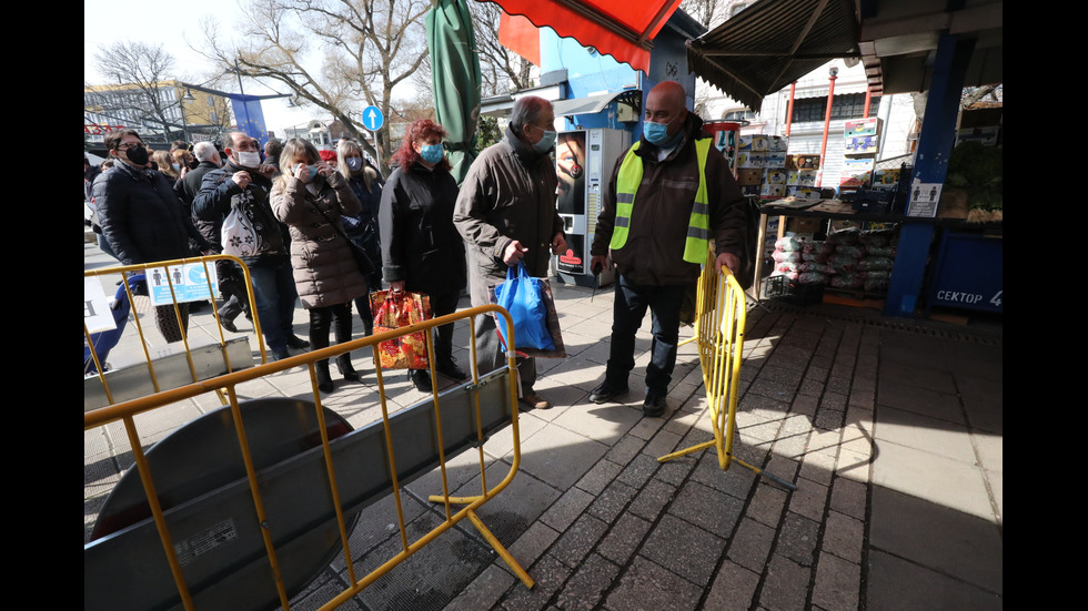 Противоепидемични мерки на пазарите в София
