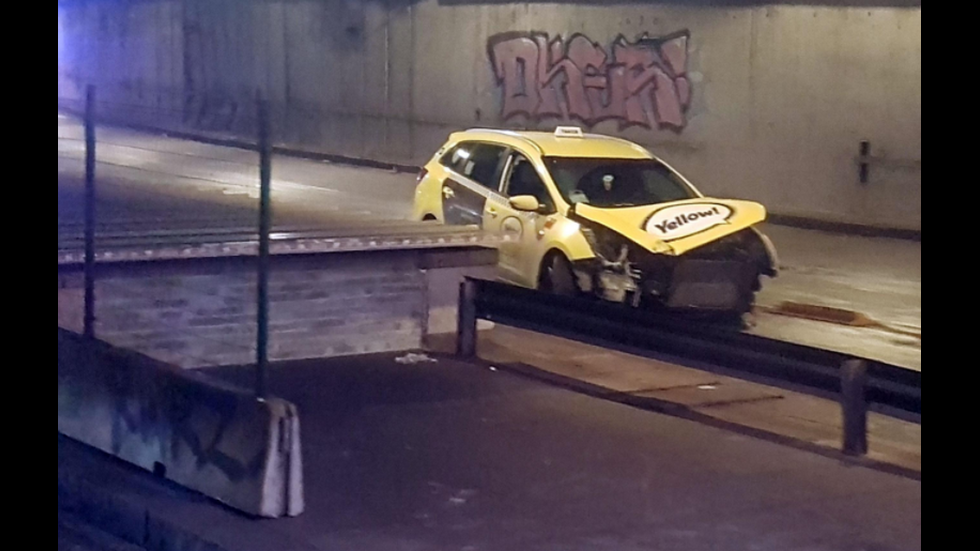 Катастрофа с такси в София