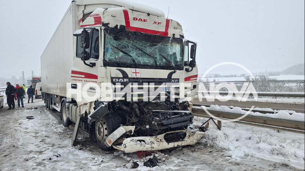 Верижна катастрофа с тирове затвори околовръстния път на Монтана