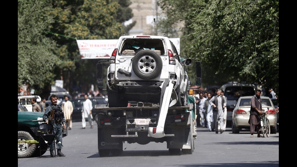 Самоубийствен атентат с кола на метри от българското посолство в Кабул