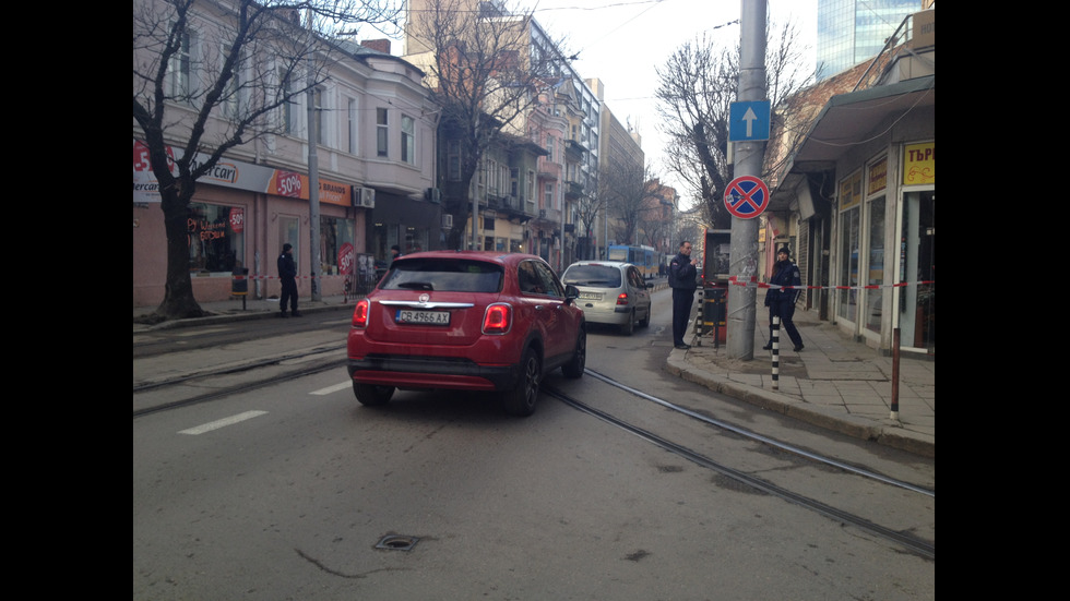 Отцепиха улица „Алабин” в София заради мъж с нож