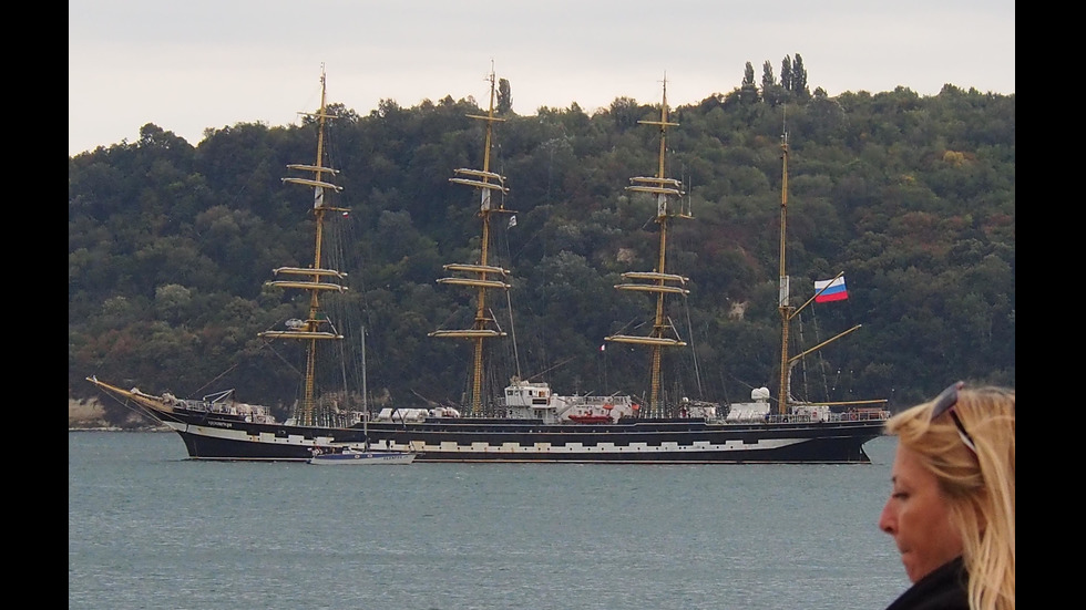 Най-голямата ветроходна регата акостира в Черно море