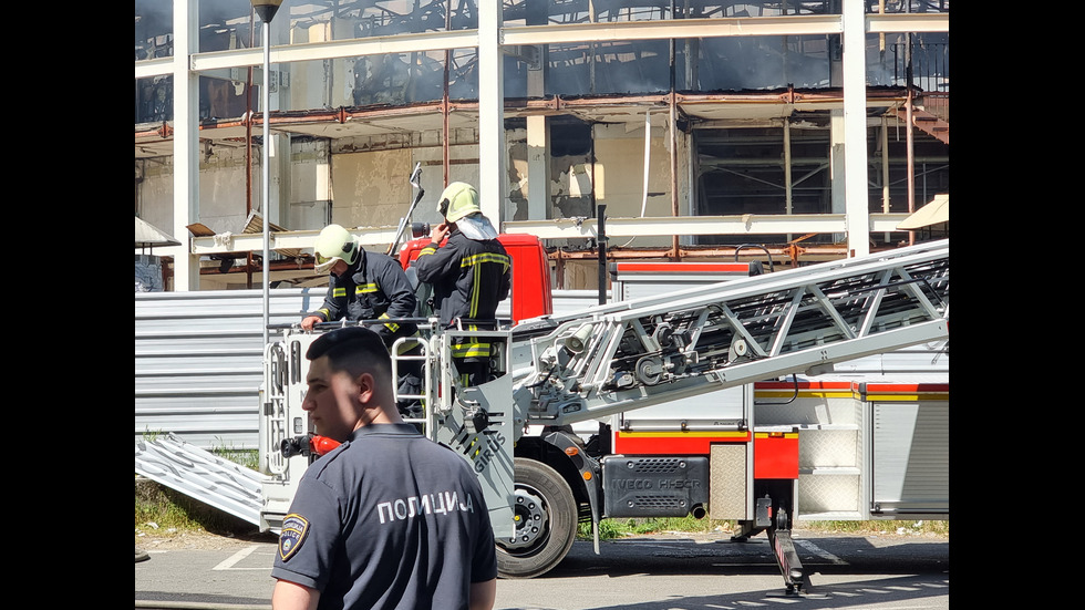 Пожар в Универсалната зала в Скопие, дарена от България