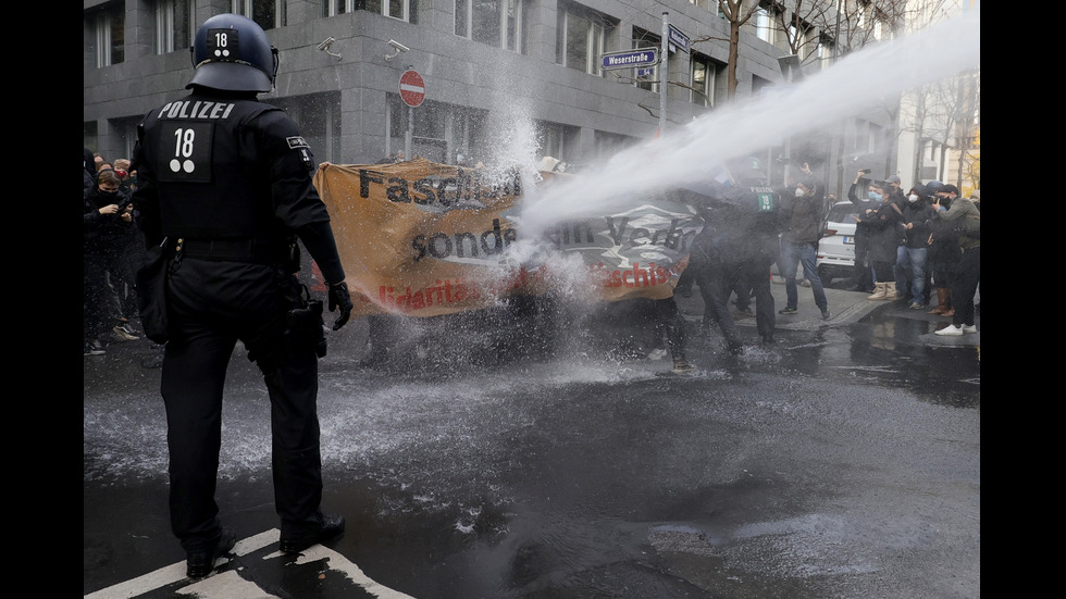 Нови протести срещу предпазните маски в Германия