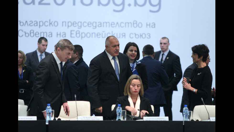 Българските министри и членовете на ЕК заседаваха в НДК
