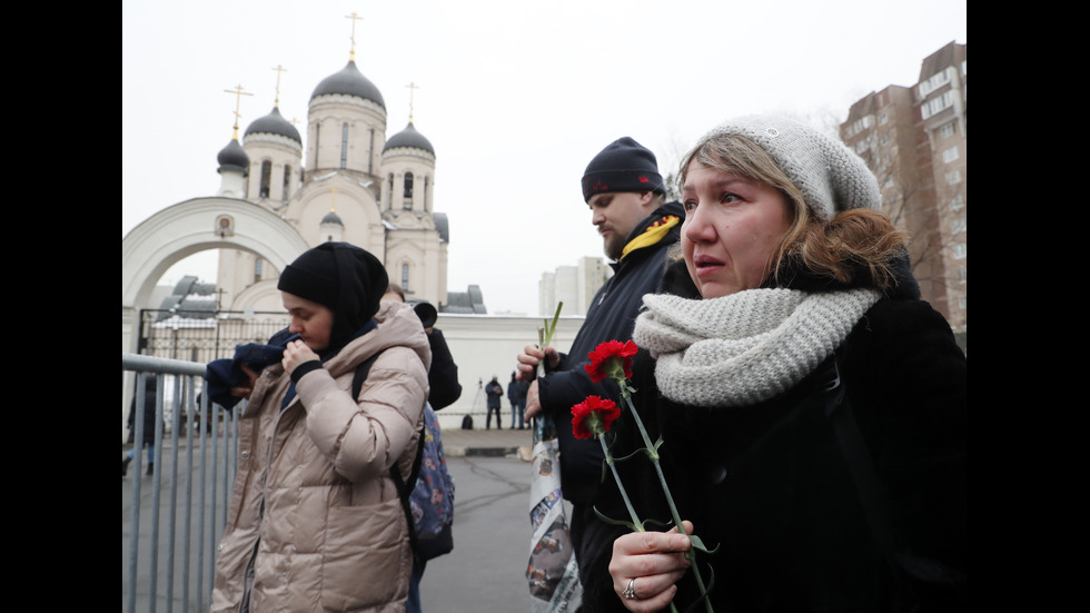 Опашки пред църквата, където ще се проведе опелото на Навални