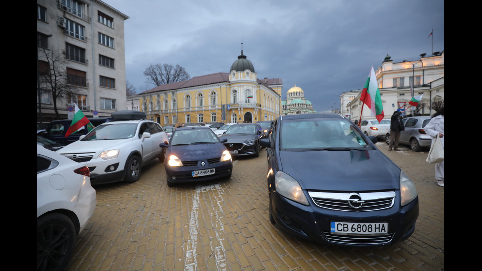 Автопоход на „Величие“: Протест в деня на извънредното заседание на НС