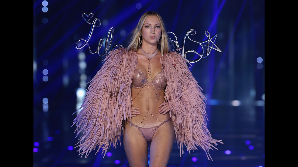 Сексапил и блясък: Модното шоу на Victoria’s Secret се завърна след 6-годишна пауза