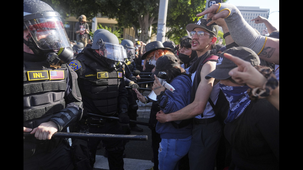 Сблъсъци между Гвардията и протестиращи в Лос Анджелис