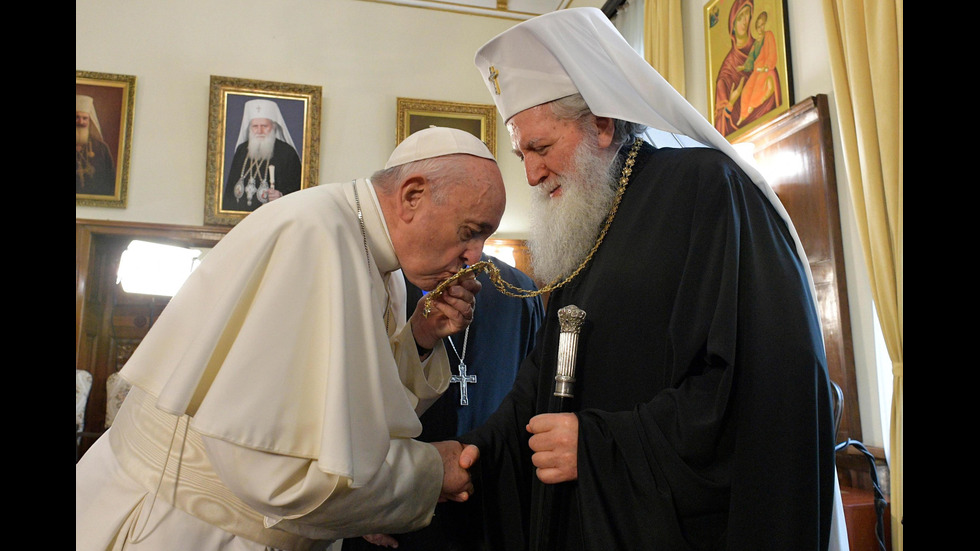 Патриарх Неофит посрещна папа Франциск