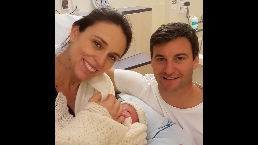 Премиерът на Нова Зеландия представи новородената си дъщеря