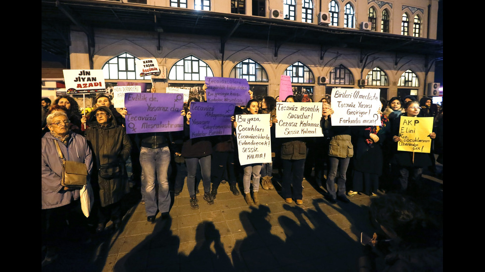 Законопроект за бракове с деца разгневи турците