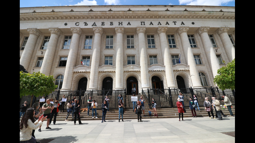 Бдение в памет на Милен Цветков в няколко града