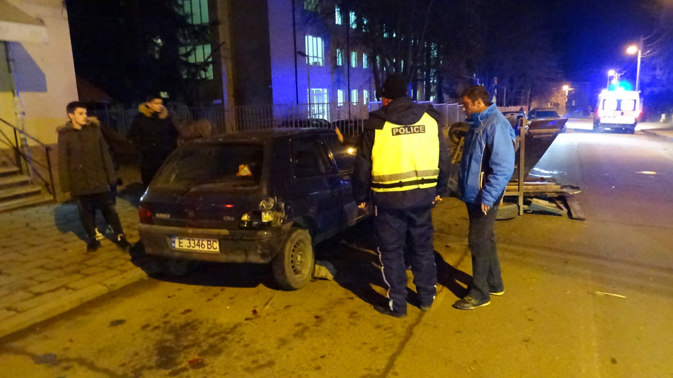 Подплашен кон преобърна каруца в Благоевград, мъж пострада