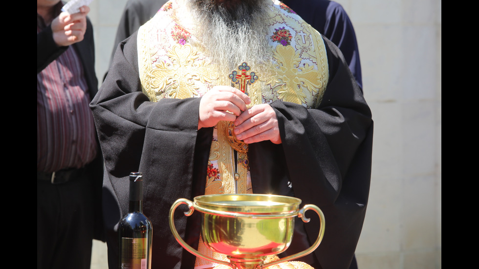 Откриха паметник на лекарите, загинали от COVID-19
