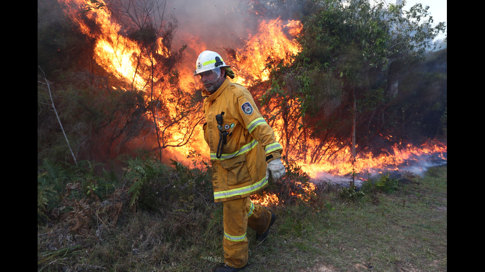 Пламнаха хиляди декари гори в Австралия