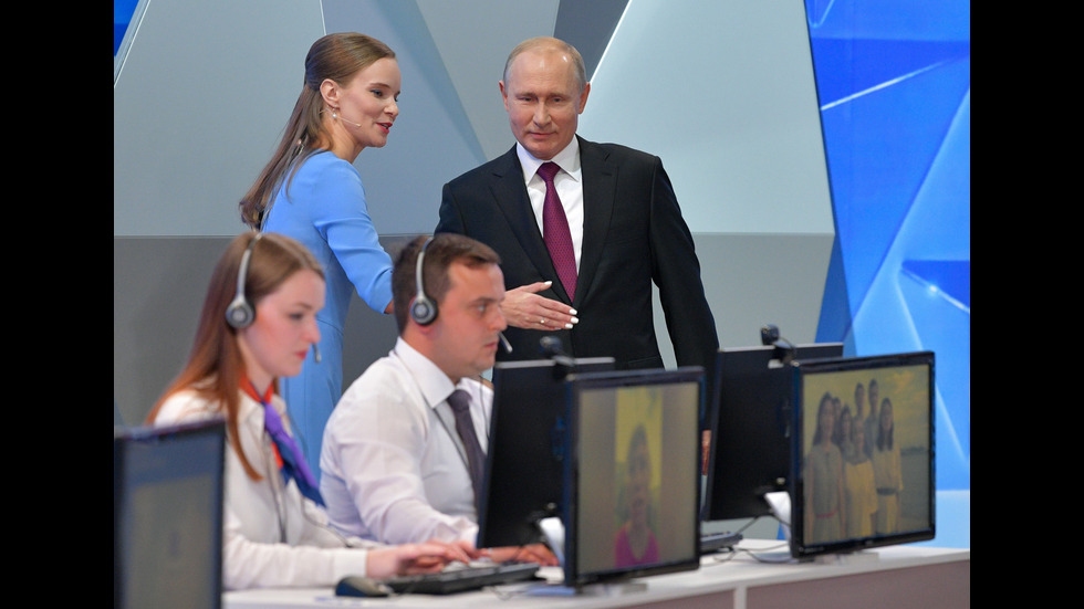 Владимир Путин отговаря на въпроси на граждани