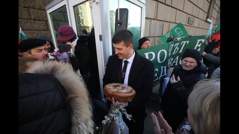 Депутатите от „Величие“ полагат клетва