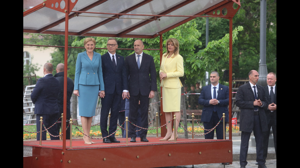 Президентът на Полша пристигна у нас