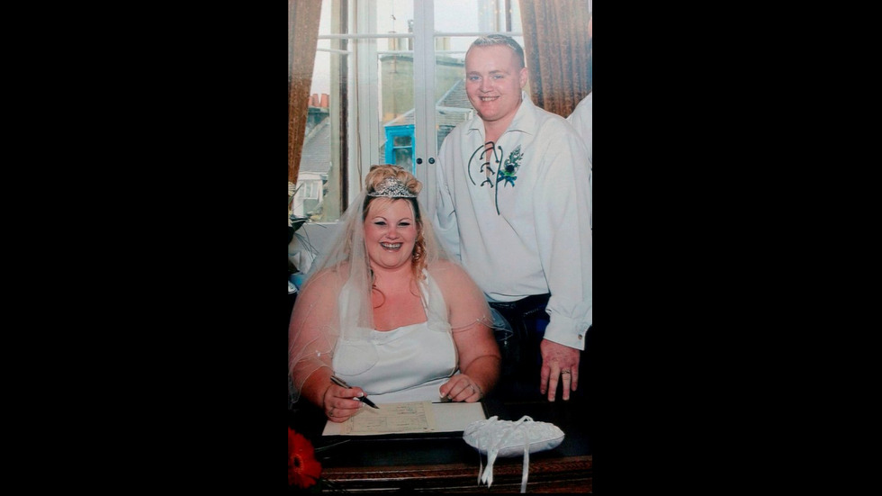 СМАЙВАЩА ПРОМЯНА: Съпрузи свалиха 92 кг и се ожениха повторно