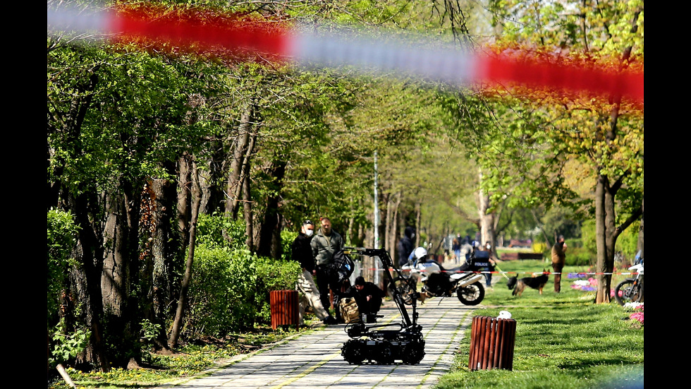 Съмнителен багаж затвори централен столичен булевард