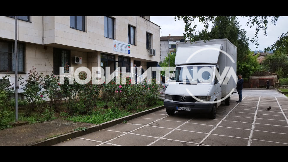 Спряха камион с близо 30 мигранти край Горна Оряховица