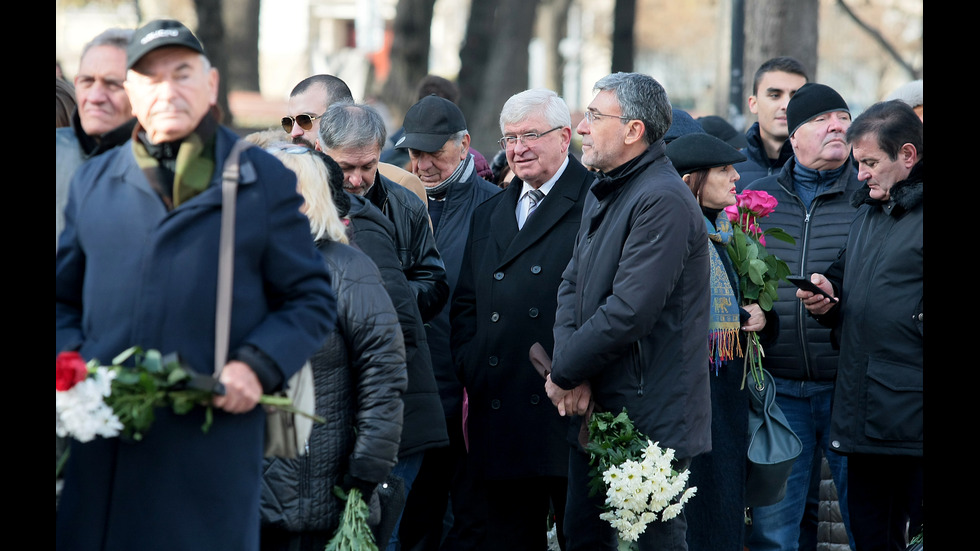 Поклонението пред Ламбо в Народния театър