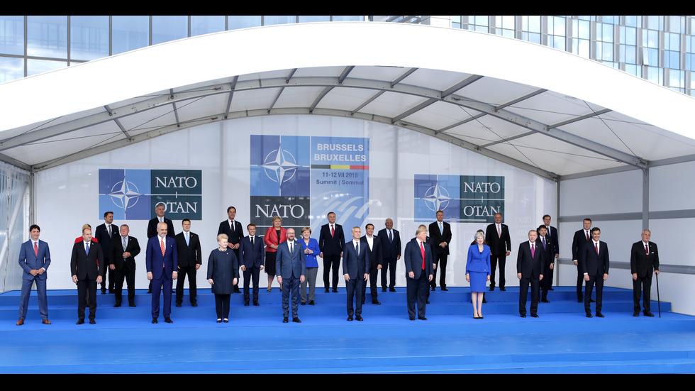 Румен Радев ръководи българската делегация на срещата на НАТО