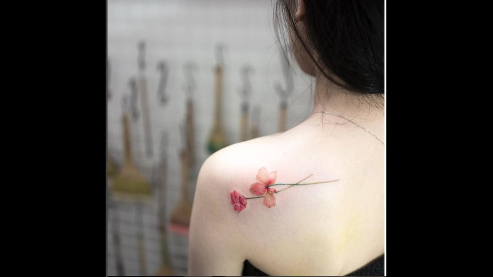 Нежните татуировки на южнокорейски художник