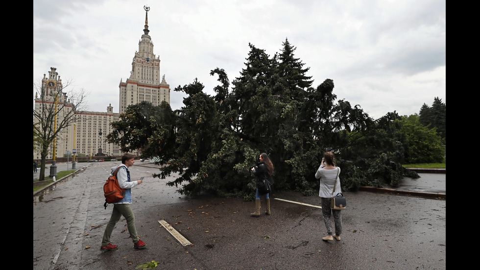 УРАГАН В МОСКВА: Броят на жертвите достигна 6 души