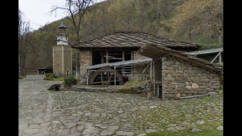 Историите на най-известните часовникови кули в България