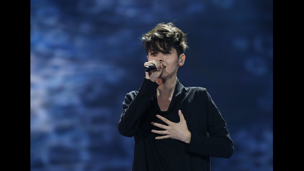 Отброяваме минутите до представянето на Кристиян Костов на финала на Евровизия