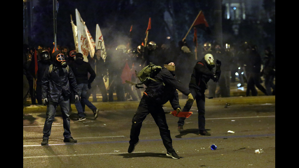 Десетки хиляди протестираха Гърция