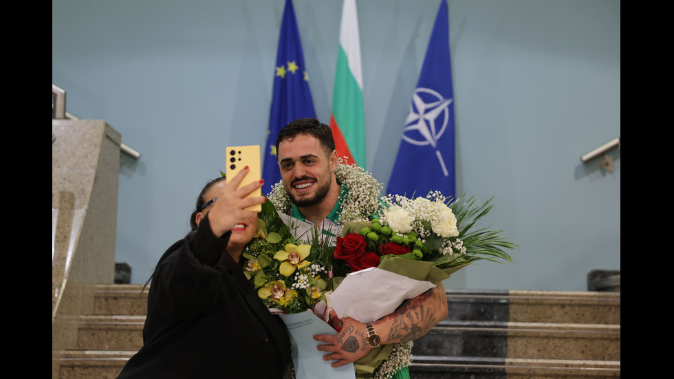 Отново на родна земя: Карлос Насар се завърна с третата си световна титла